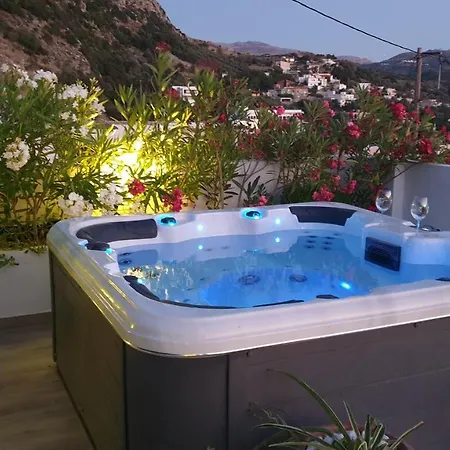 Casa Sofia Apt#2, By Hellocrete Spílion