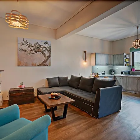Casa Sofia Apt#2, By Hellocrete * Spílion