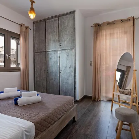 Casa Sofia Apt#2, By Hellocrete * Spílion